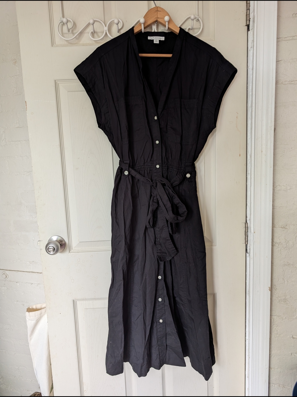 Free Assembly Black Button-Front Midi Shirt Dress with Tie Waist Large